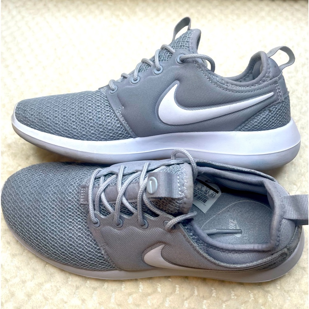 Nike Roshe Two Wolf Gray Sneaker Women’s size 7.5